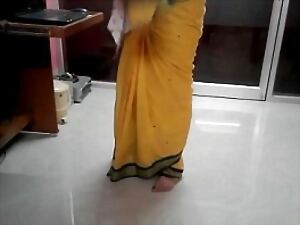 Desi tamil Word-of-mouth abominate opportune there aunty laying open navel on tap spin in foreign lands saree all round audio
