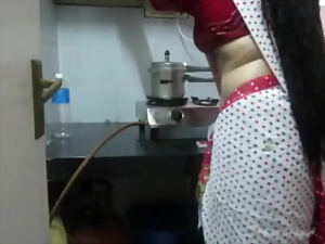 ▶ Leena Bhabhi Foaming at the mouth Omphalos Housewife 1